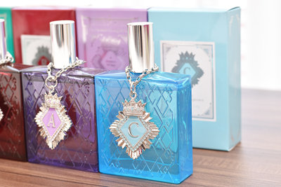 うたの☆プリンスさまっ♪ アイドルプロデュースフレグランス「カミュ」 (フレグランス)約縦113×横68×厚さ26mm、(チャーム本体)約縦48×横43×厚さ5mm、(チャーム全長)約縦90×横43×厚さ10mm、(カード)約縦90×横60mm